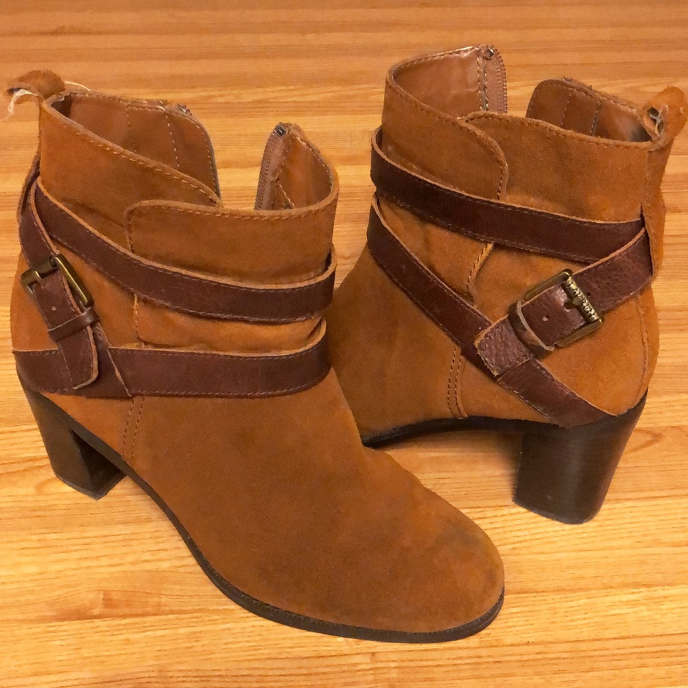 Ralph Lauren Cassy  Buckled brown Ankle Bootie
